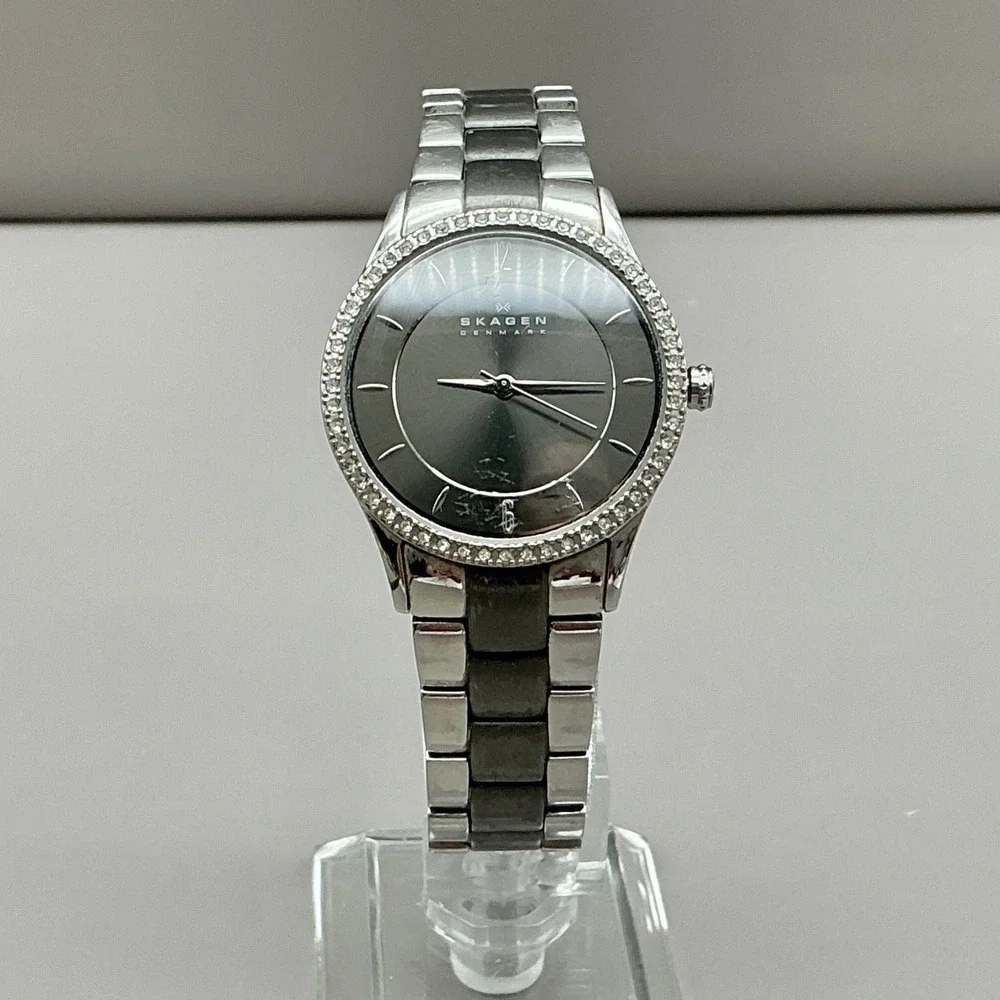Skagen Watch Women's Silver Tone Black Dial Crystal Bezel 32mm NEW BATTERY 6.75
